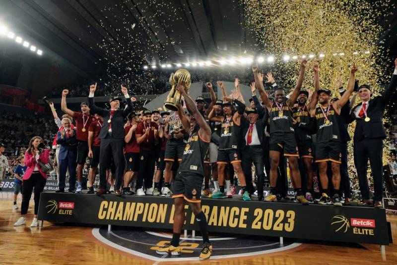 4 membres du Team France Champions de France