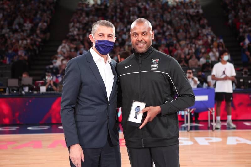 Jean-Pierre Siutat et Eddie Viator à l'Accor Arena - Julien Bacot/FFBB